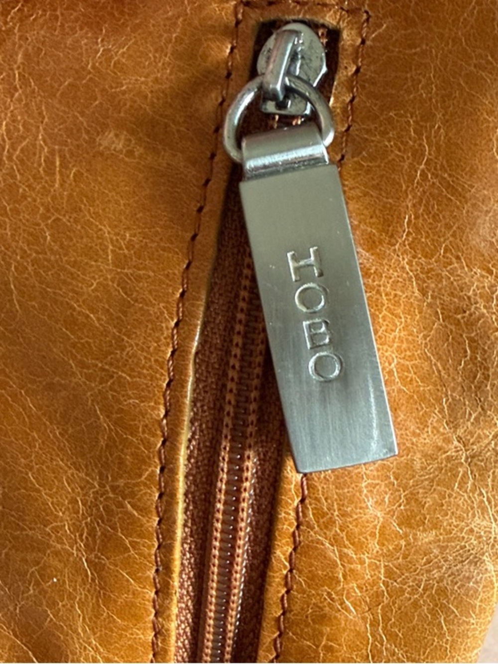 HOBO Lauren Vintage Leather Clutch Wallet - Picture 2 of 9